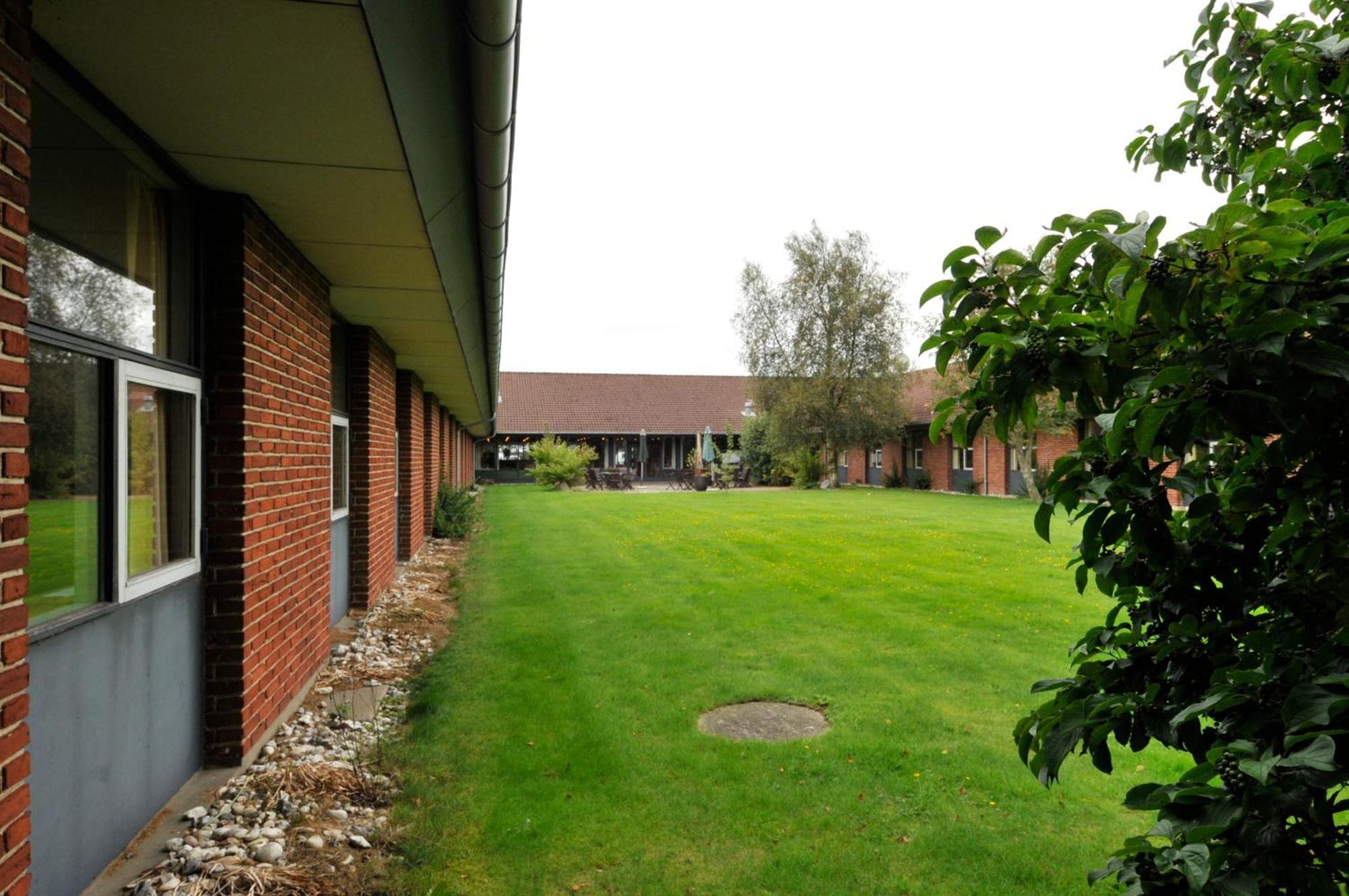 Hotel Lynggaarden Herning Exteriör bild